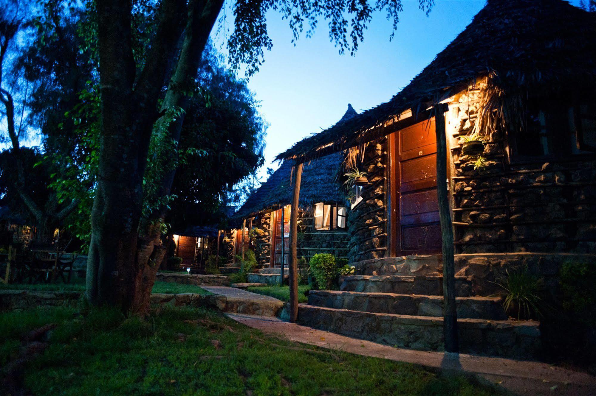 L Oasis Lodge And Restaurant 아루샤 외부 사진